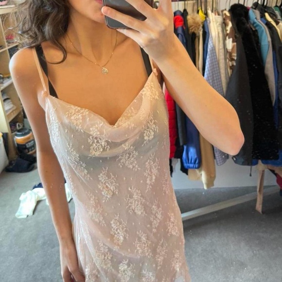 Elegant Lace Slip Dress in Cream - Picture 4 of 4